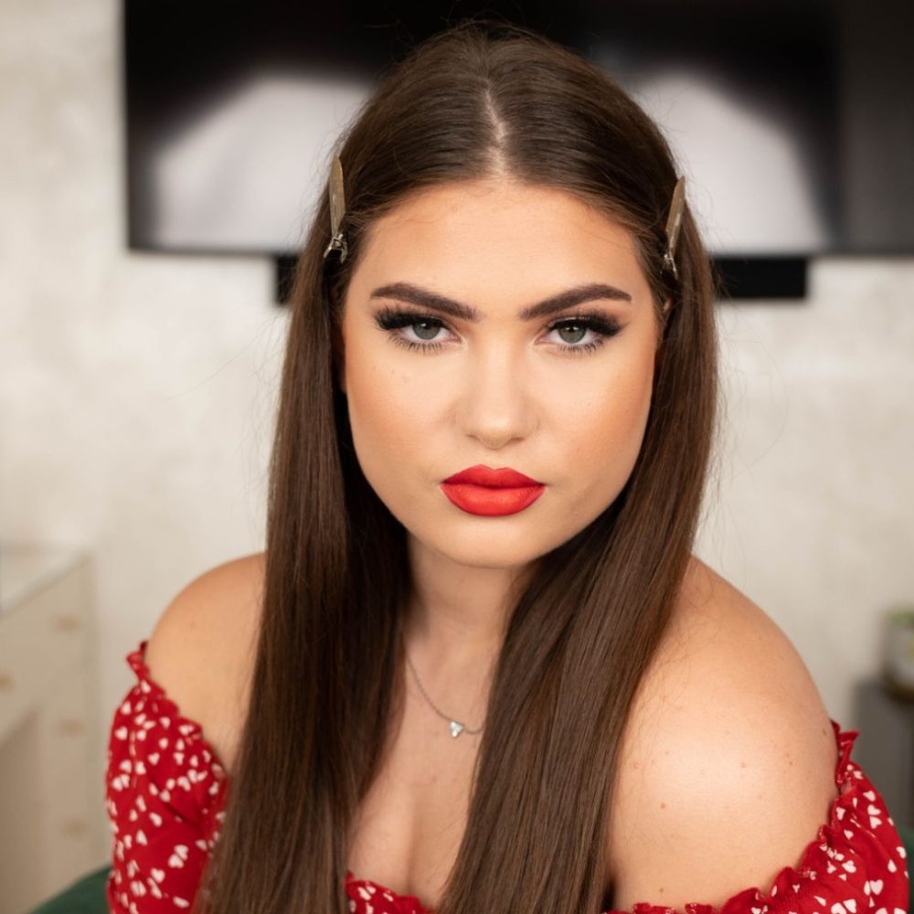 Red lips & eyeliner makeup tutorial